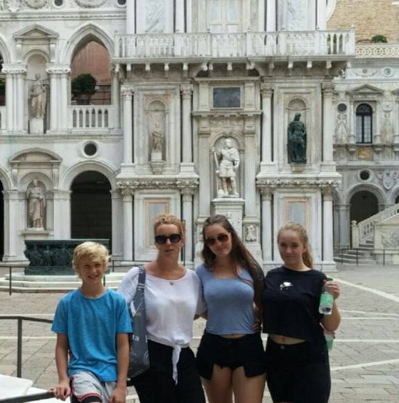 Meet your Posher, Allison - Picture 1 of 1